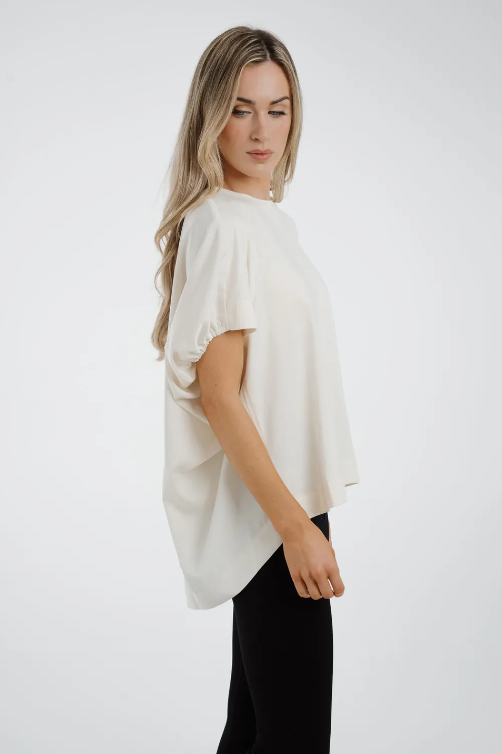 The Walk in Wardrobe Tops>Jasmine Dip Hem Contrast Top In Cream