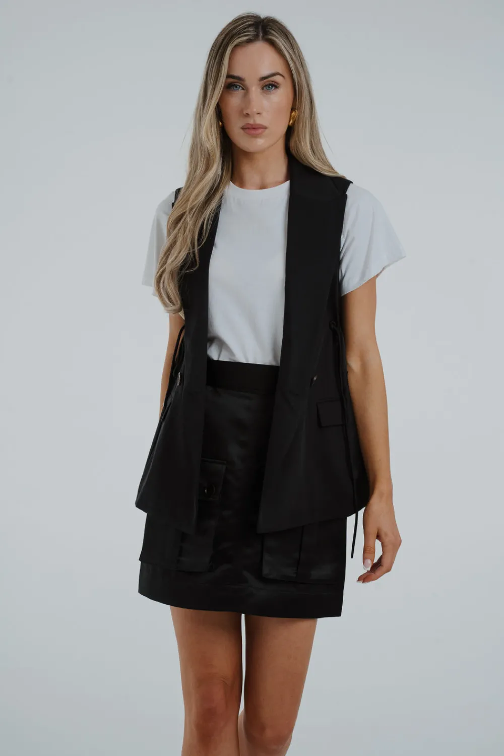 The Walk in Wardrobe Blazers>Jasmine Side Insert Sleeveless Blazer In Black