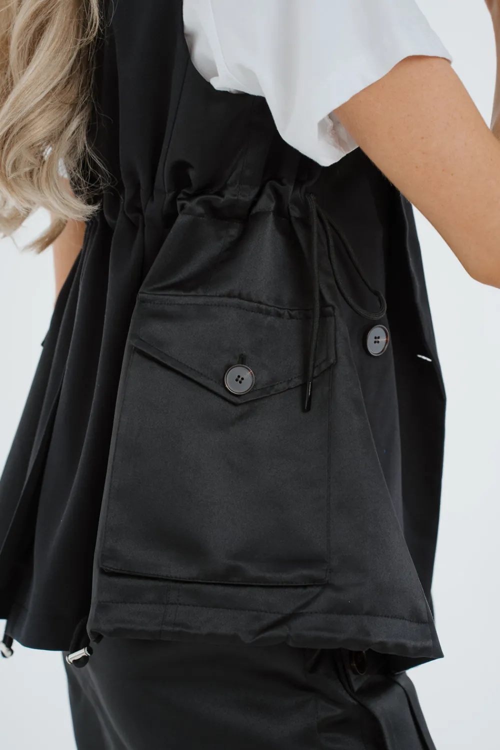 The Walk in Wardrobe Blazers>Jasmine Side Insert Sleeveless Blazer In Black