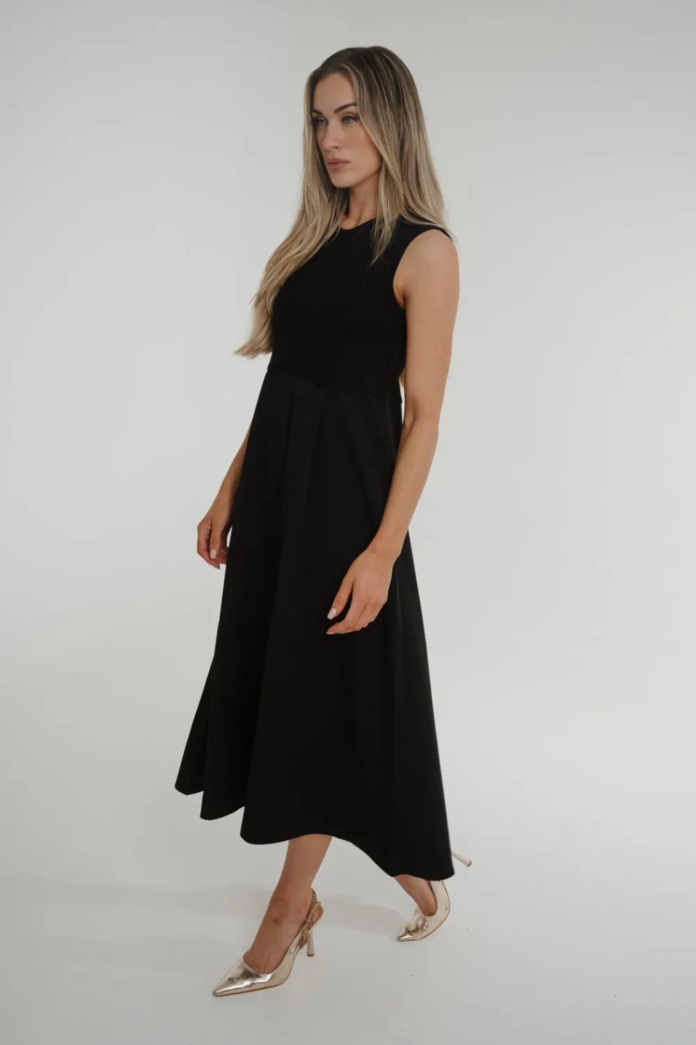The Walk in Wardrobe Midi Dresses>Jasmine Sleeveless Midi Dress In Black