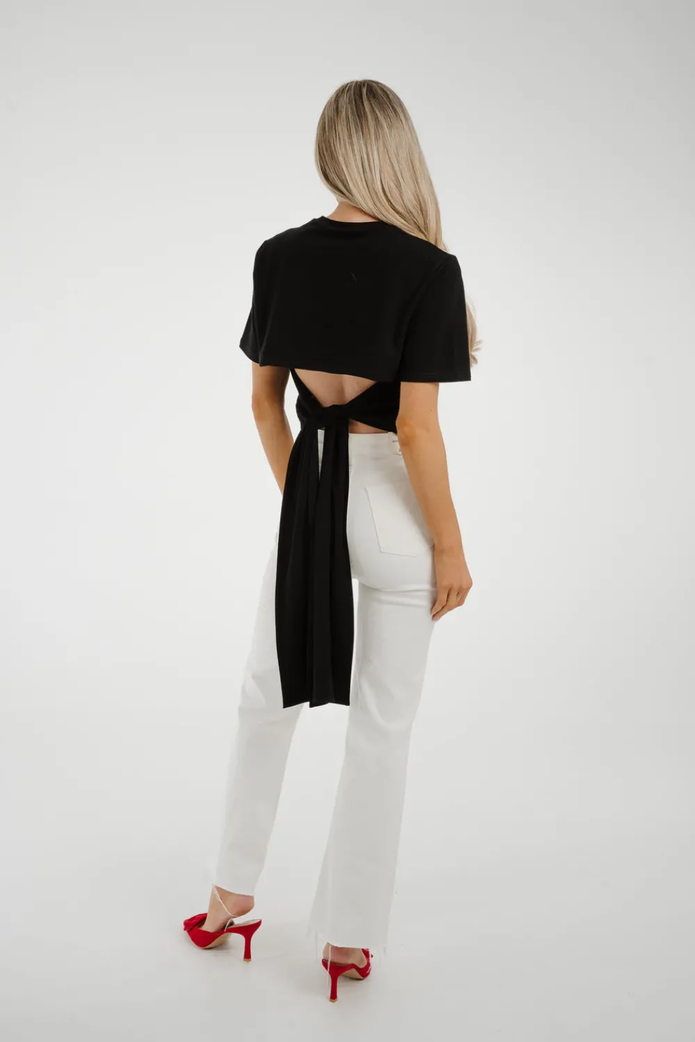 The Walk in Wardrobe Tops|T-Shirts><noscript><img width=