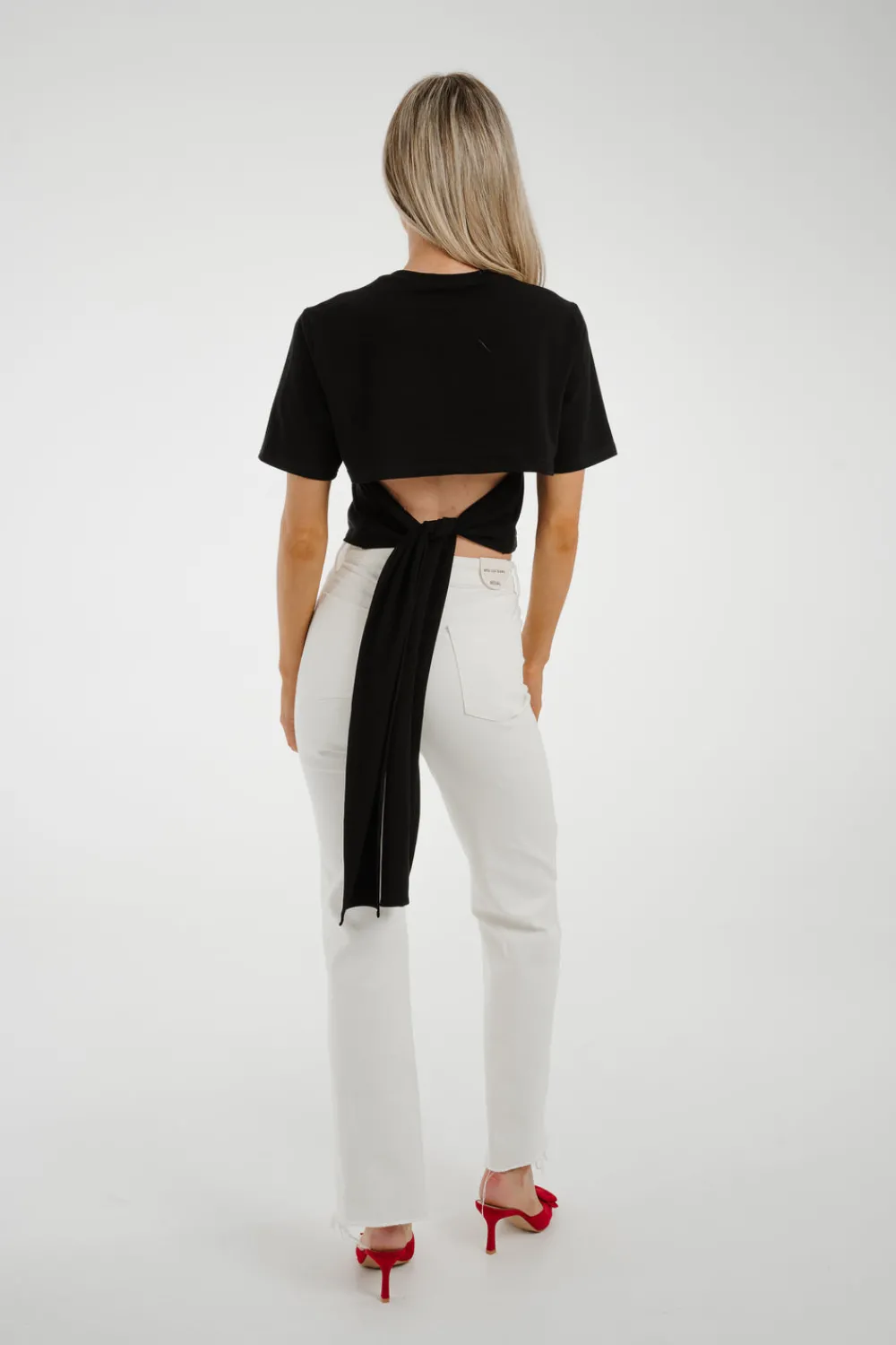 The Walk in Wardrobe Tops|T-Shirts><noscript><img width=