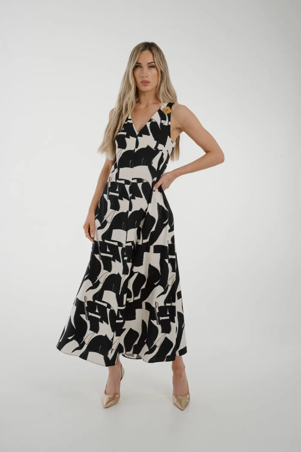 The Walk in Wardrobe Midi Dresses>Kayla Abstract Print Dress In Monochrome