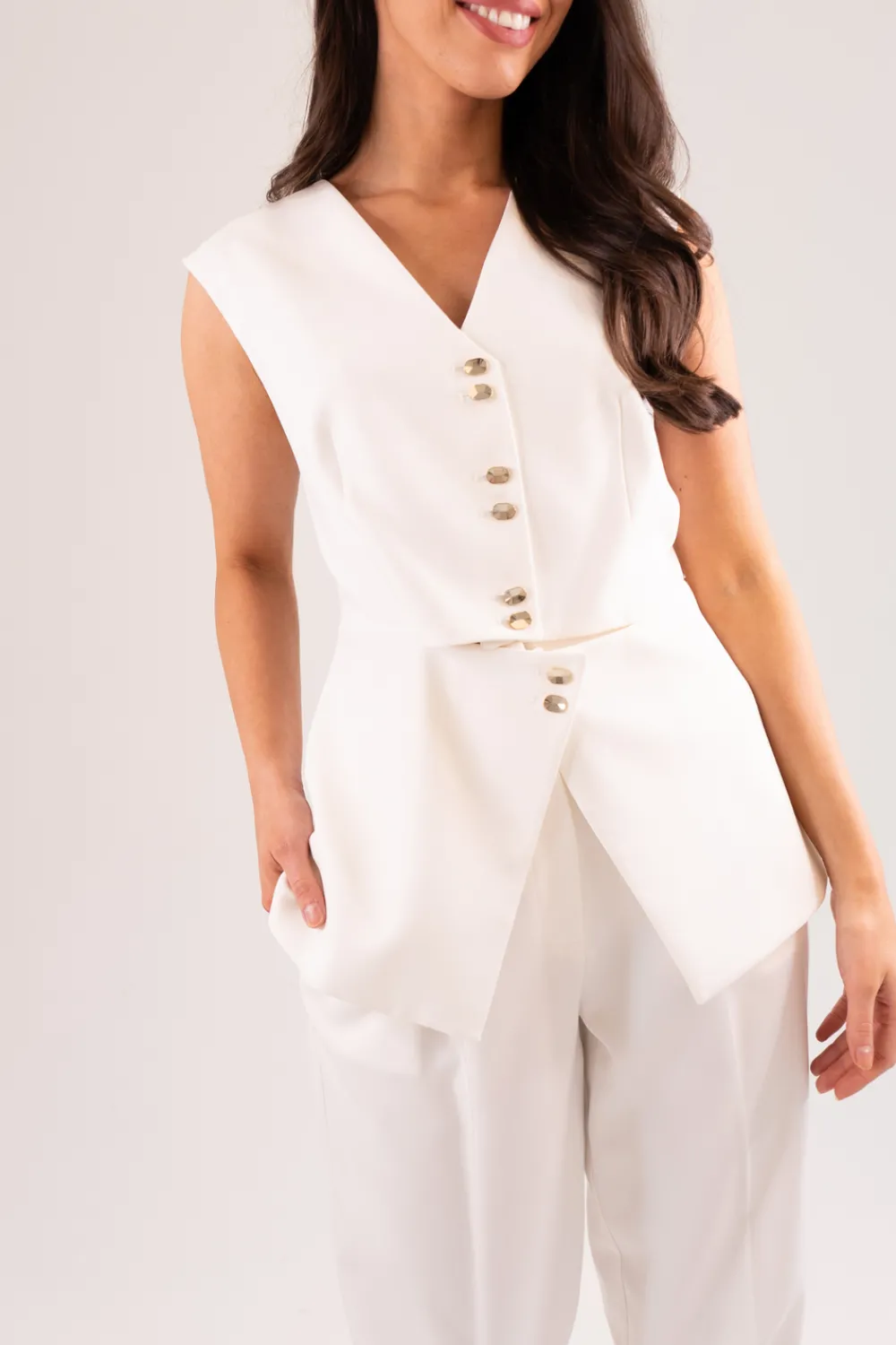 The Walk in Wardrobe Tops>Kayla Split Front Waistcoat In Cream