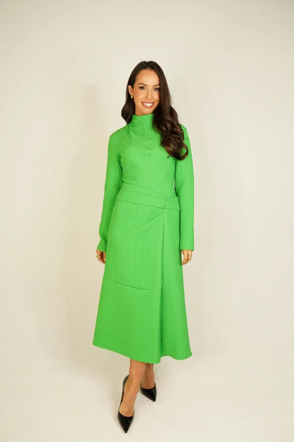 The Walk in Wardrobe Midi Dresses>Kayla Textured Dress In Green