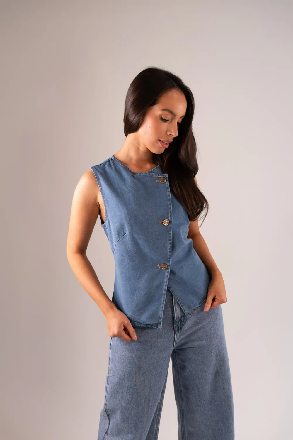 The Walk in Wardrobe Tops><noscript><img width=