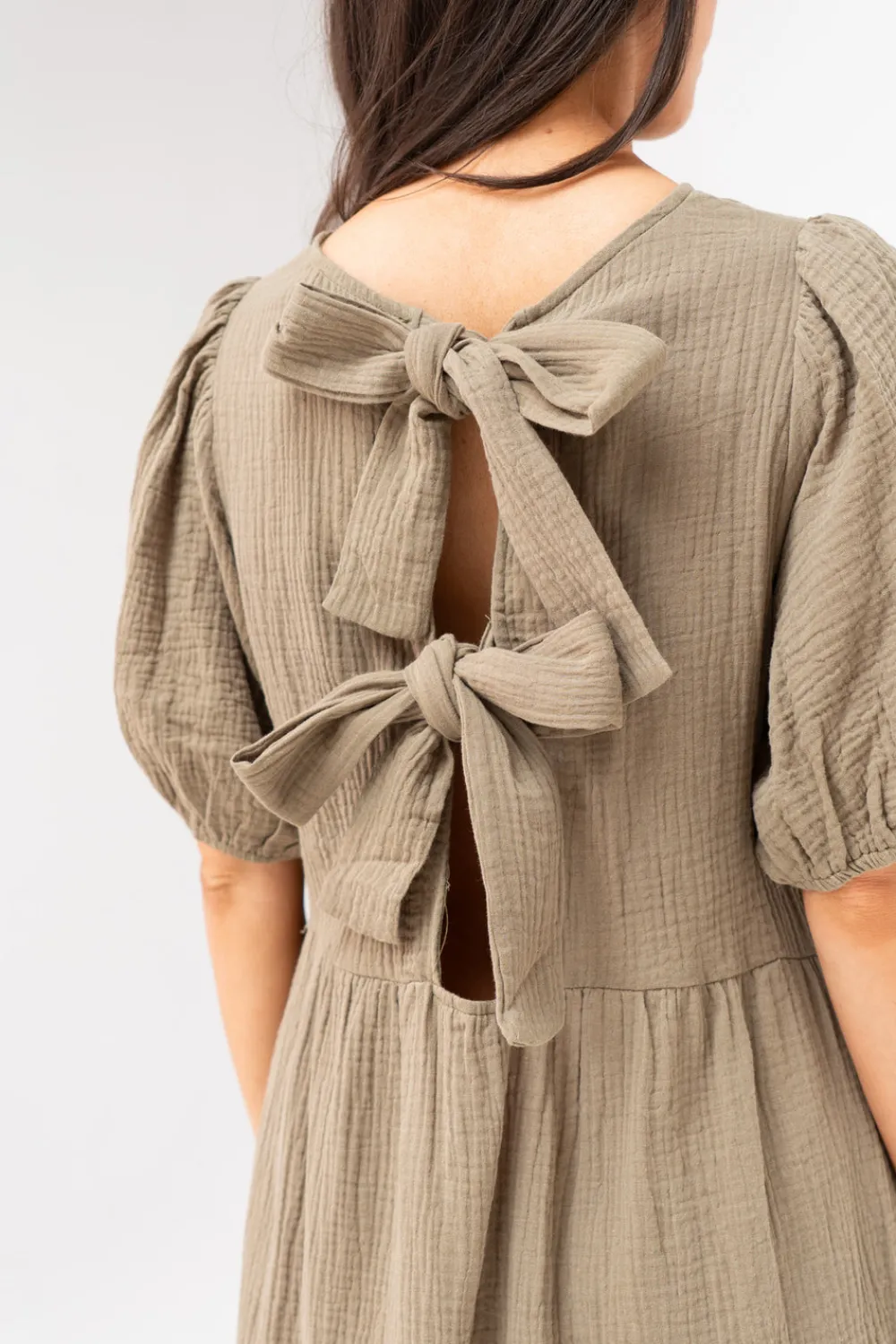The Walk in Wardrobe Mini Dresses>Kendra Bow Back Dress In Khaki