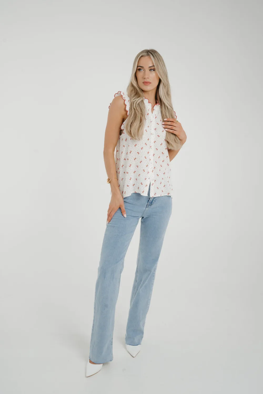 The Walk in Wardrobe Tops><noscript><img width=