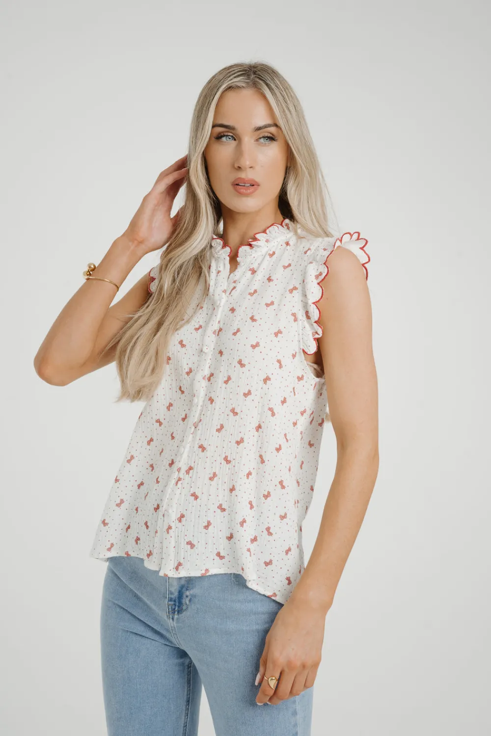 The Walk in Wardrobe Tops><noscript><img width=