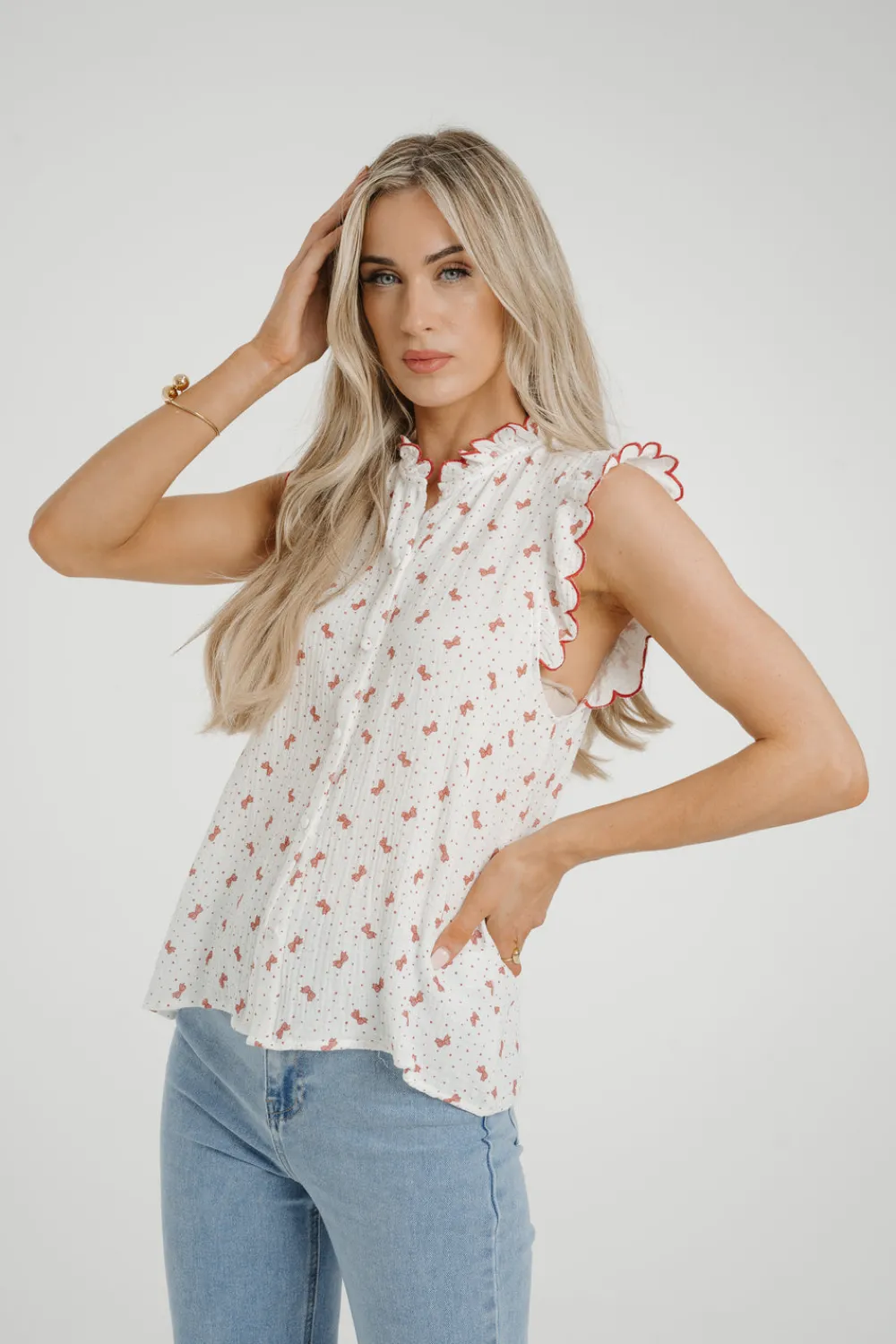 The Walk in Wardrobe Tops><noscript><img width=