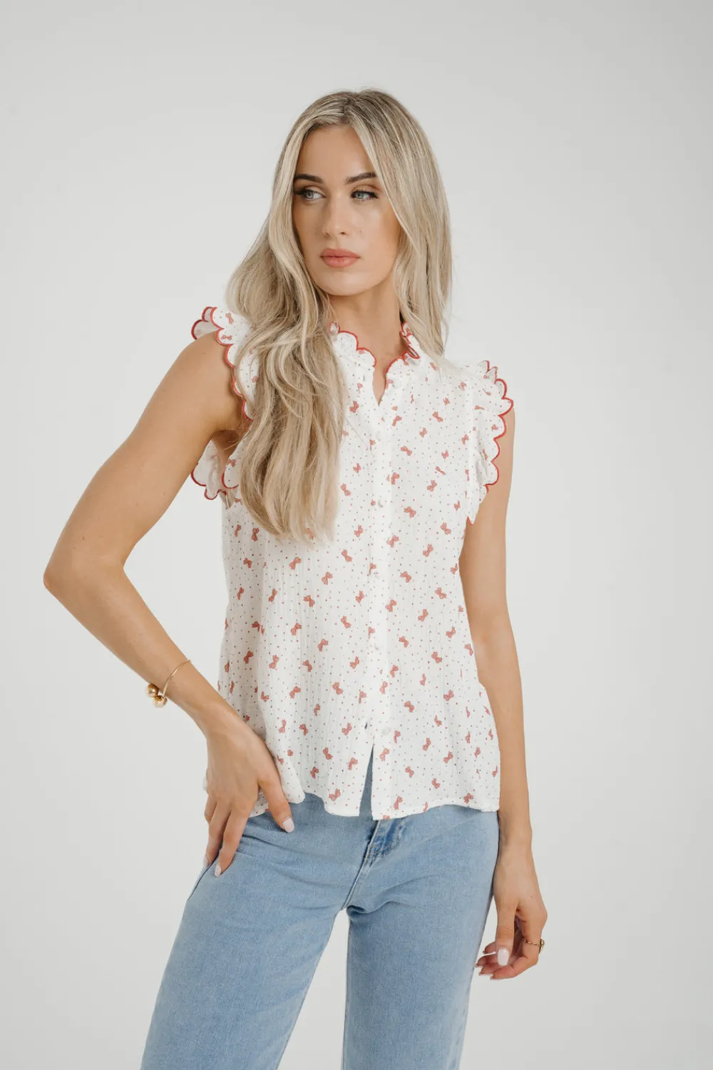 The Walk in Wardrobe Tops><noscript><img width=