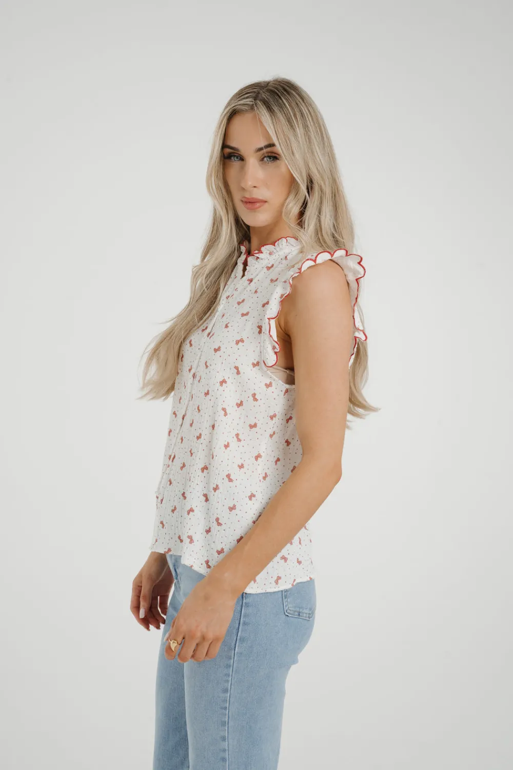 The Walk in Wardrobe Tops><noscript><img width=