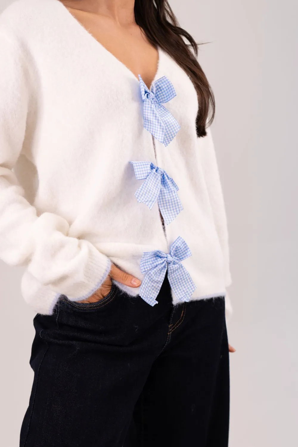 The Walk in Wardrobe Knitwear|Jumpers & Cardigans>Kendra V-Neck Bow Front Cardigan In Cream