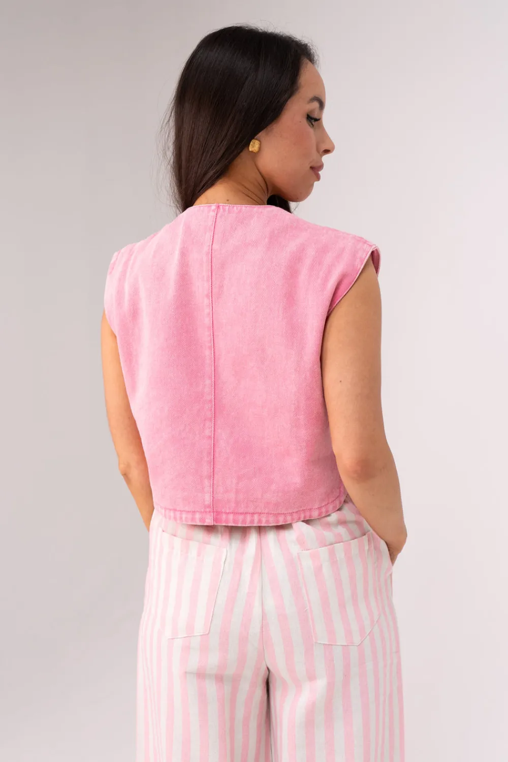 The Walk in Wardrobe Tops><noscript><img width=