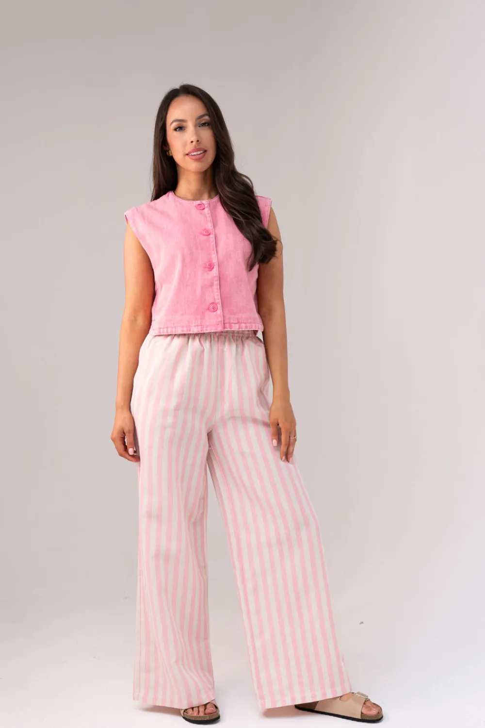 The Walk in Wardrobe Tops><noscript><img width=