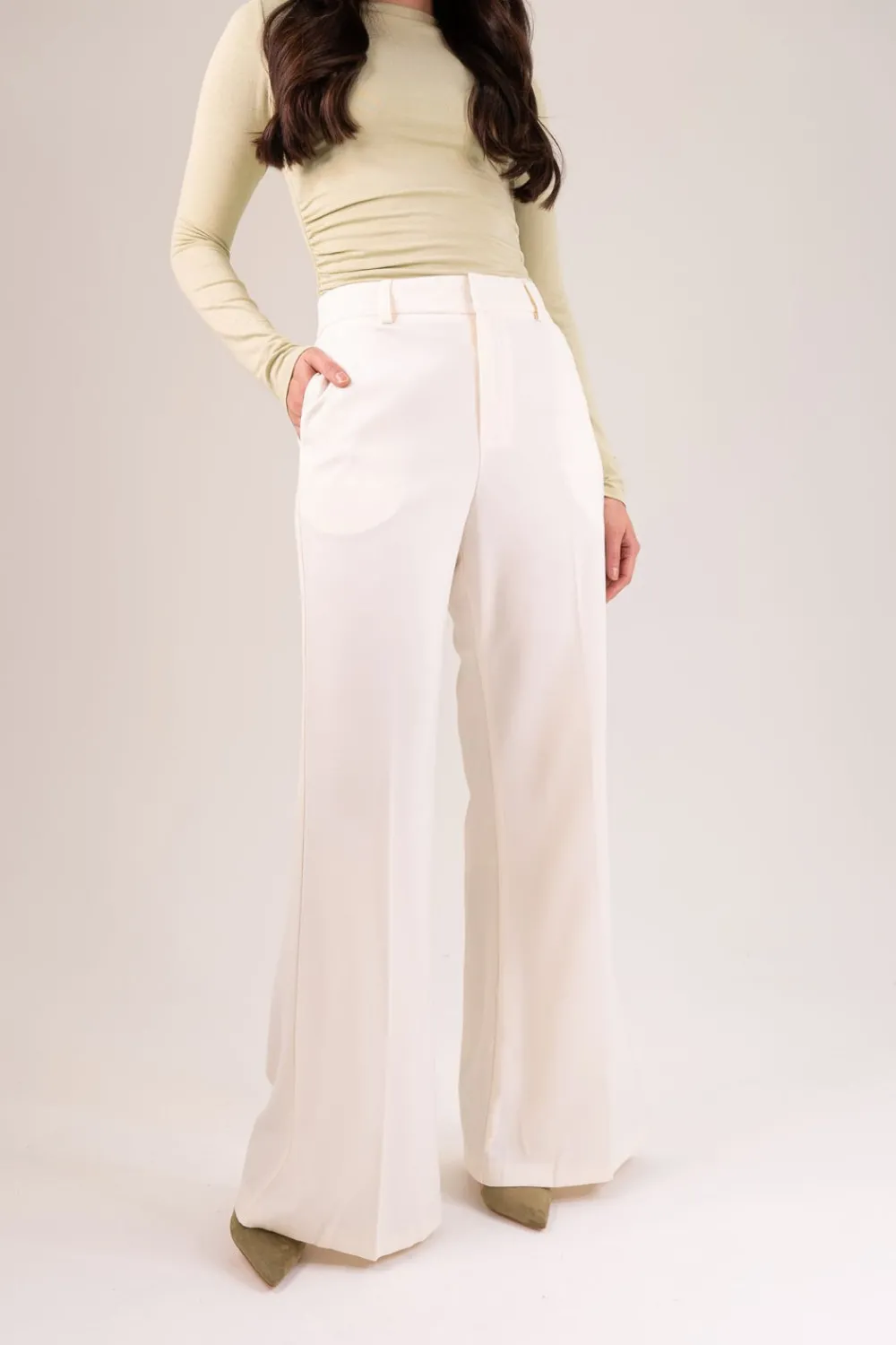 The Walk in Wardrobe Trousers>Kiera Flared Trousers In White