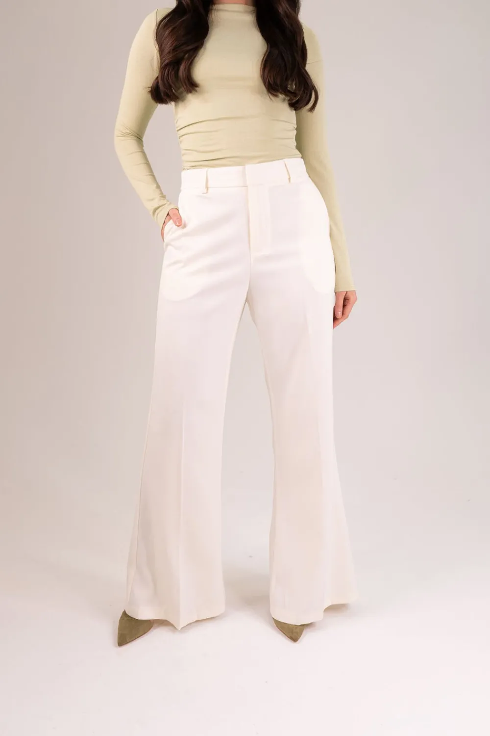 The Walk in Wardrobe Trousers><noscript><img width=