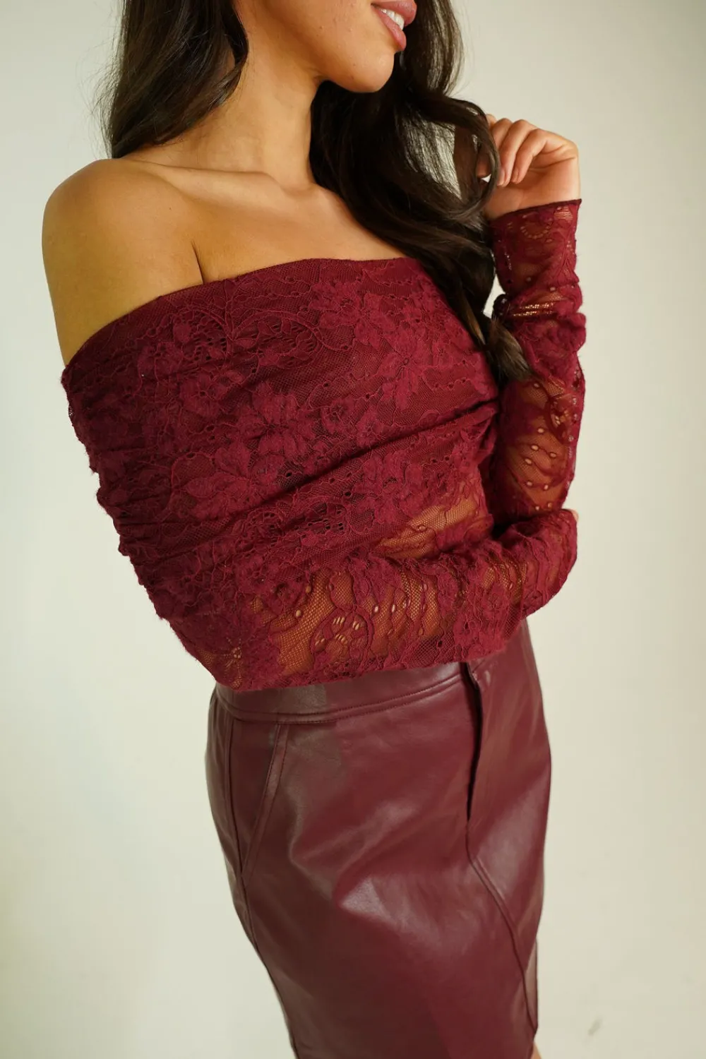 The Walk in Wardrobe Tops>Kiera Lace Bardot Top In Bordeaux