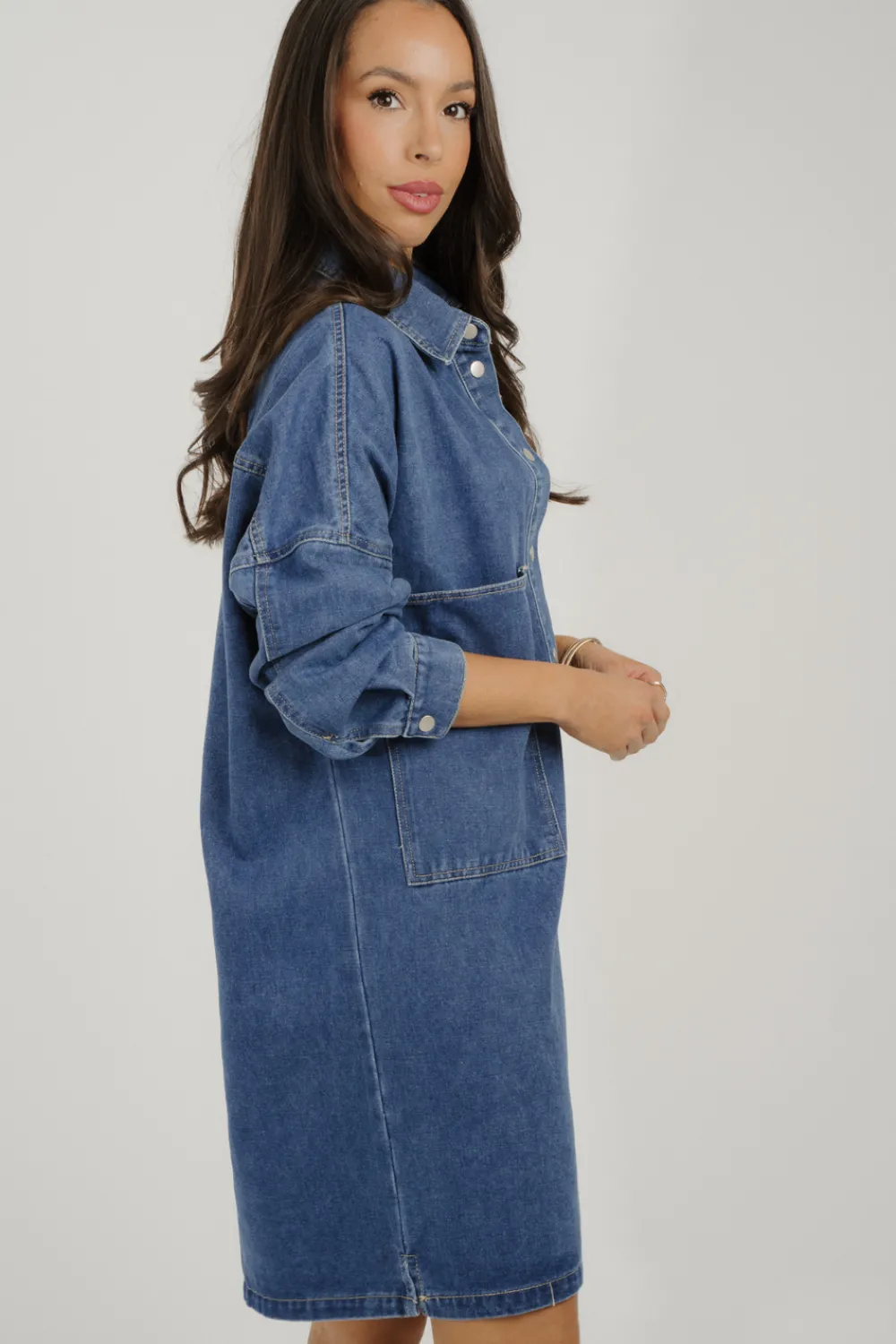 The Walk in Wardrobe Mini Dresses>Kiera Short Denim Shirt Dress In Mid Wash