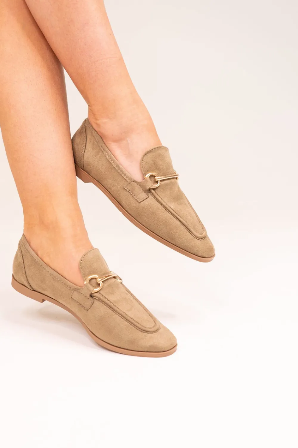 The Walk in Wardrobe Flats><noscript><img width=