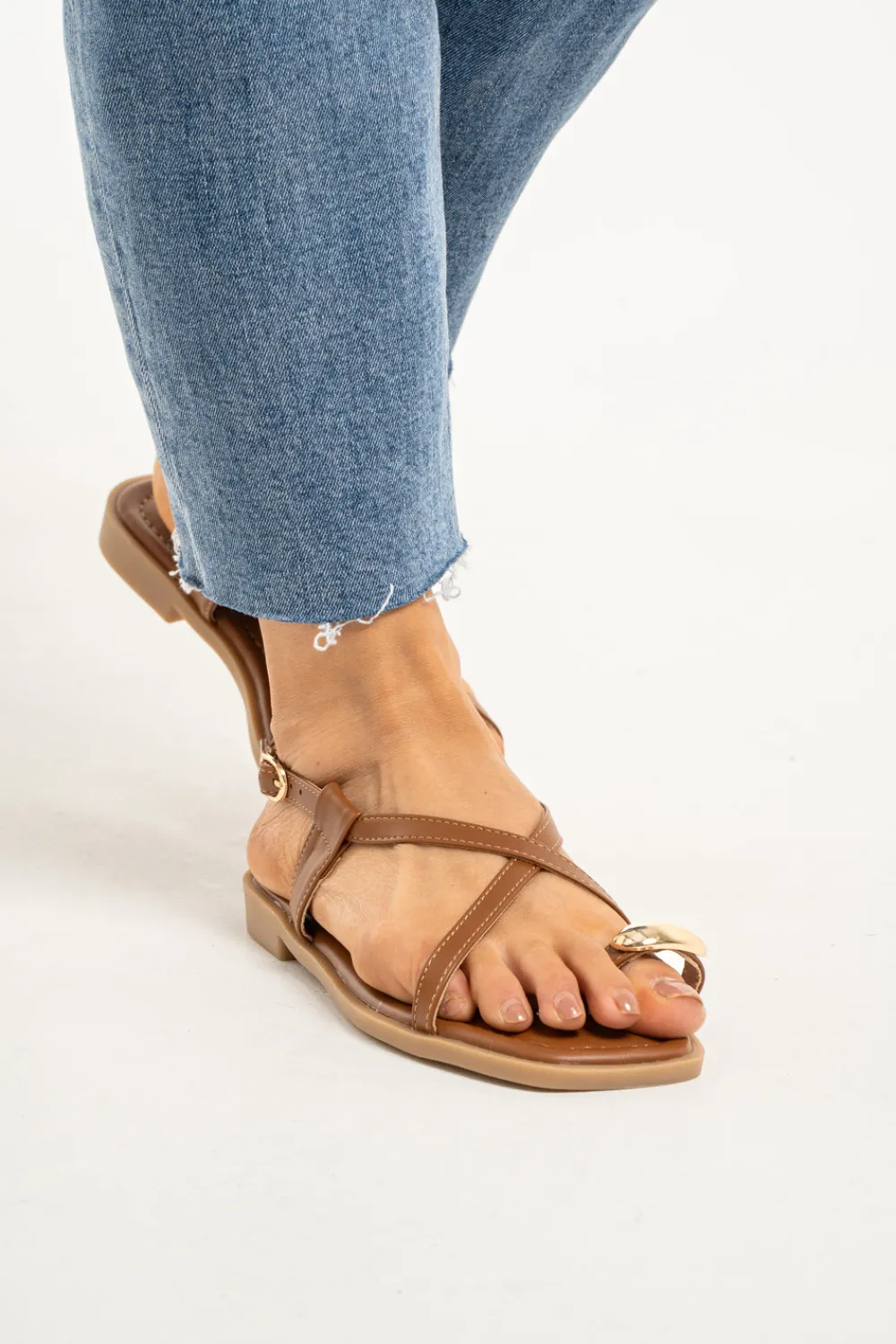 The Walk in Wardrobe Flats>Lauren Metal Toe Post Sandals In Brown