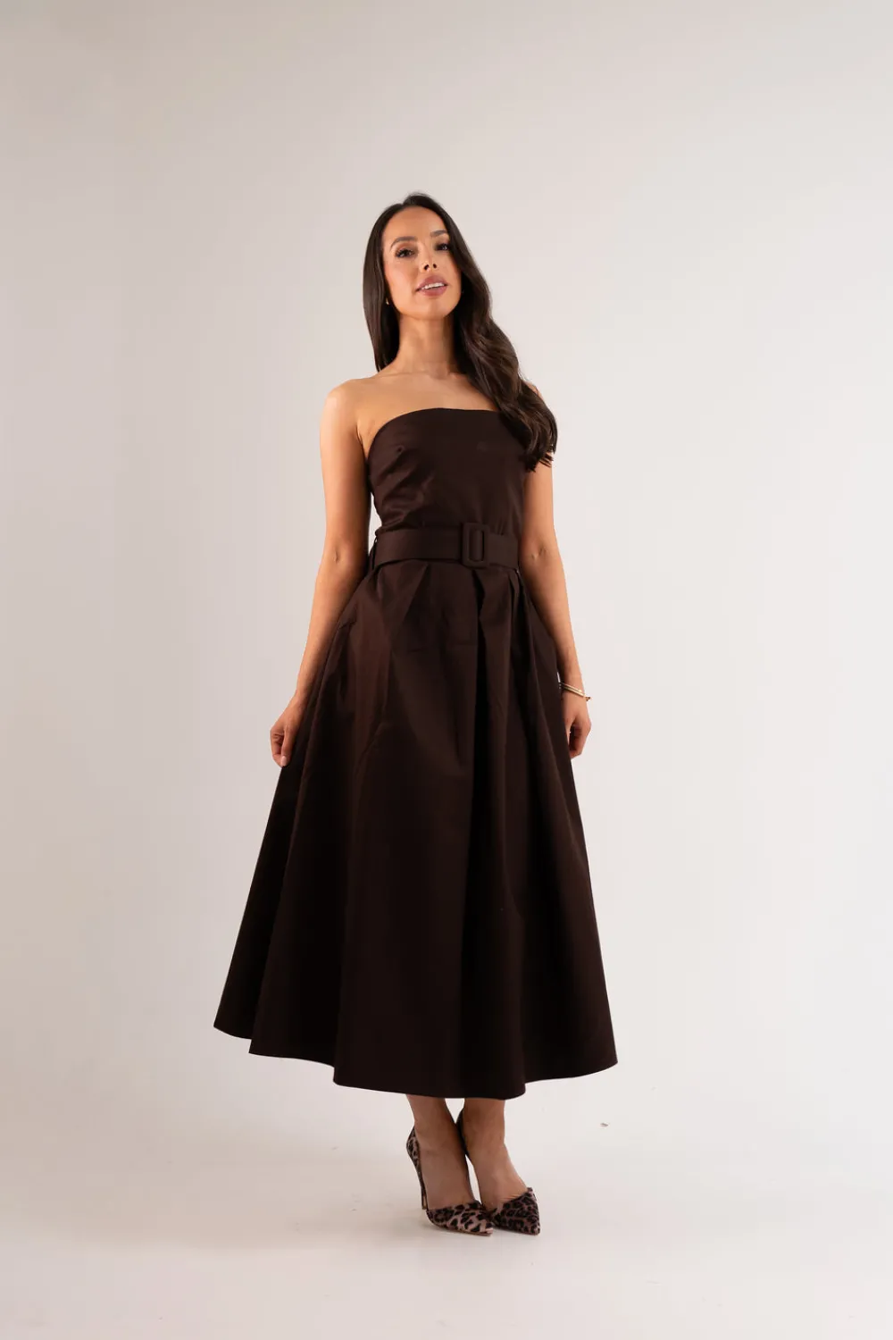 The Walk in Wardrobe Midi Dresses>Leah Belted Strapless Dress In Chocolate