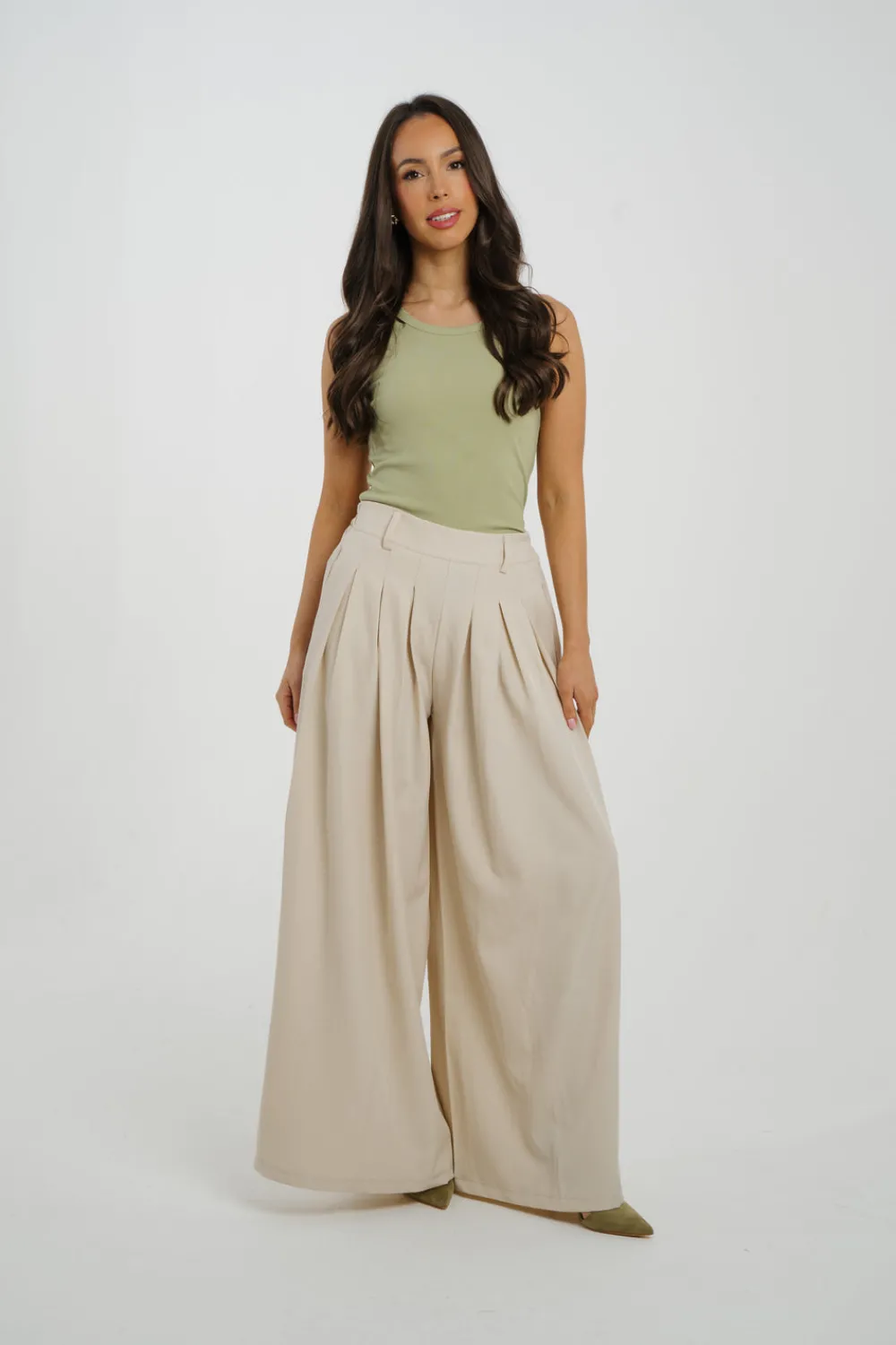 The Walk in Wardrobe Trousers>Leah Extra Wide Leg Trousers In Cream
