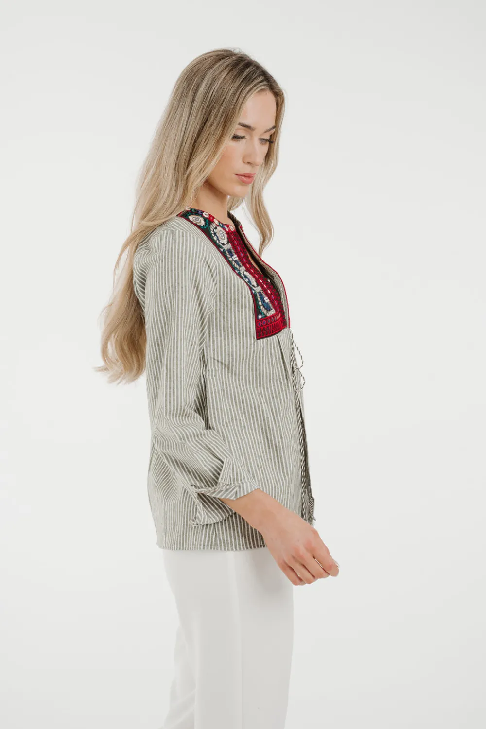 The Walk in Wardrobe Tops><noscript><img width=