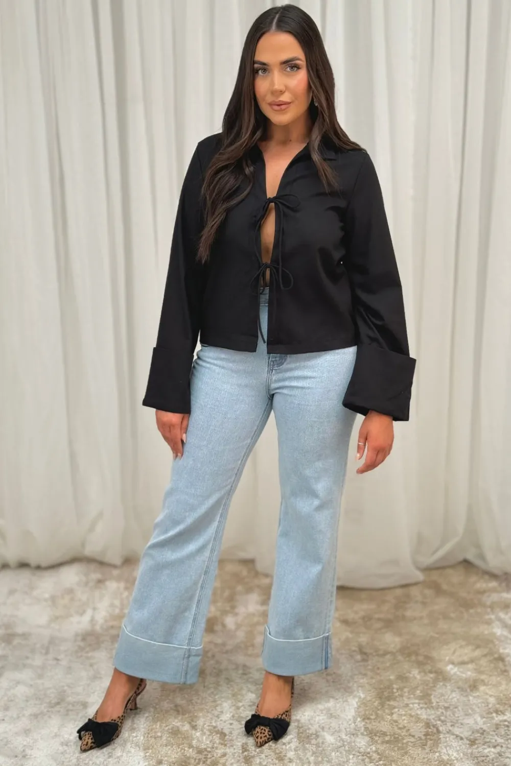 The Walk in Wardrobe Shirts>Lila Tie Front Blouse In Black