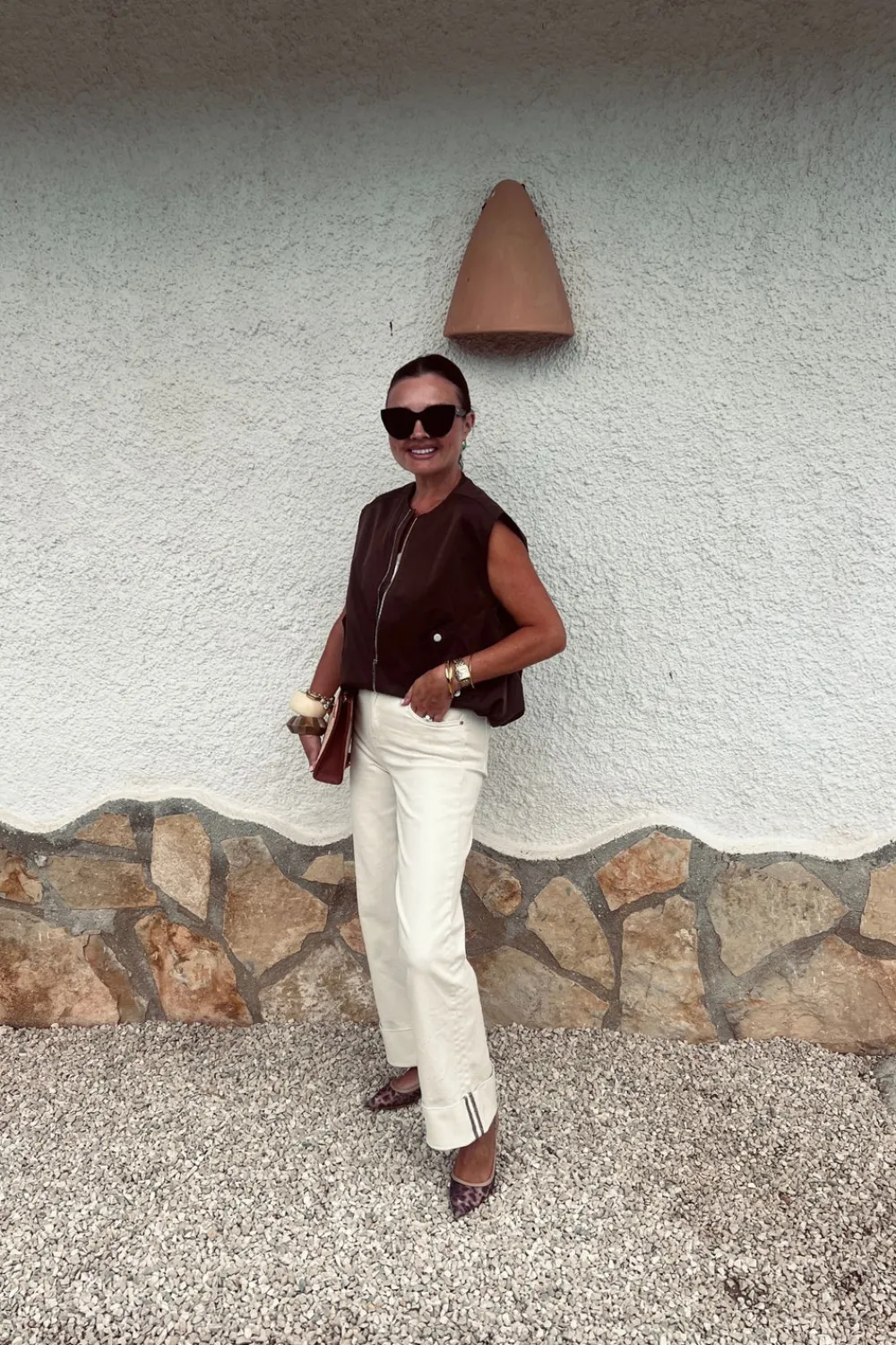 The Walk in Wardrobe Wide Leg Jeans>Love Laura Chocolate Trim Turn Up Jeans In Cream