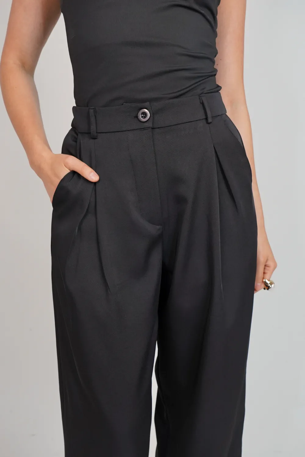 The Walk in Wardrobe Trousers><noscript><img width=