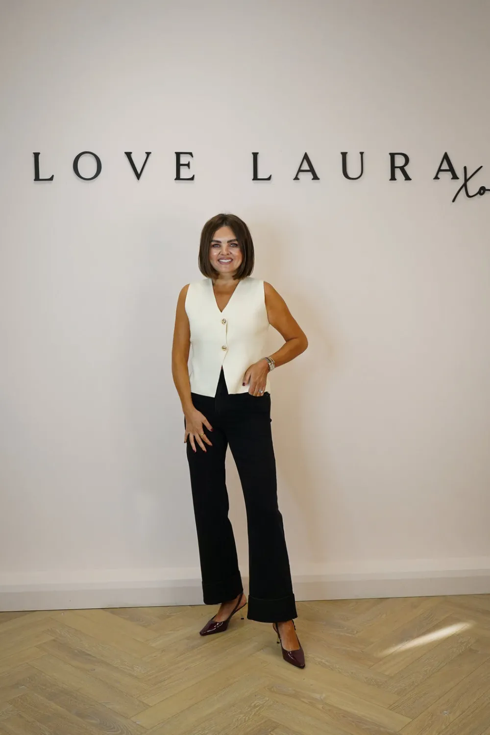 The Walk in Wardrobe Wide Leg Jeans>Love Laura Turn Up Jeans In Light Wash