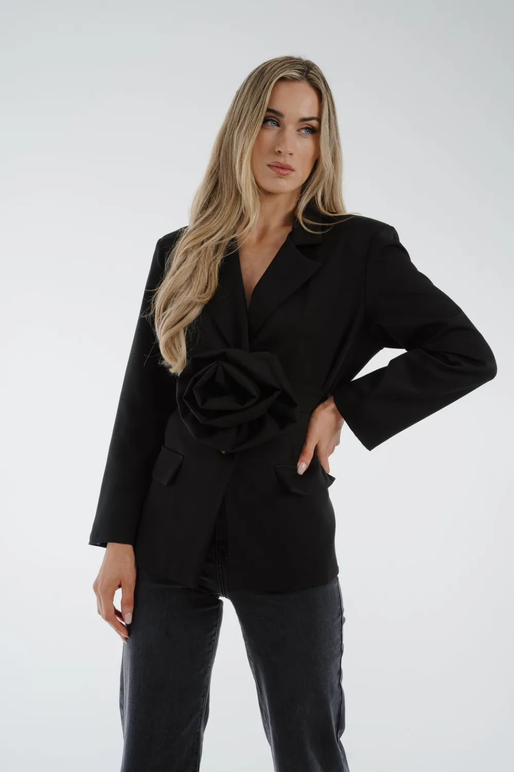 The Walk in Wardrobe Blazers>Lynne Corsage Blazer In Black