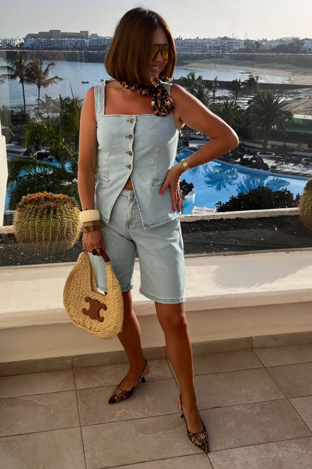 The Walk in Wardrobe Shorts>Lynne Denim Bermuda Shorts In Light Wash