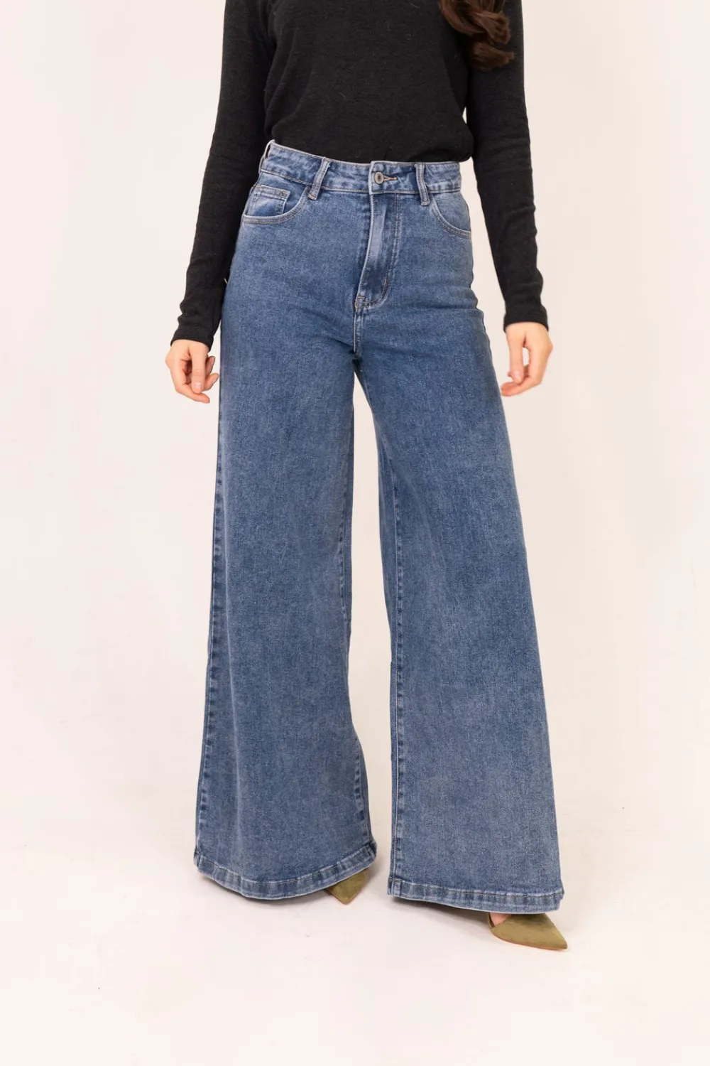 The Walk in Wardrobe Wide Leg Jeans>Lynne Extra Wide Leg Jeans In Grey Wash