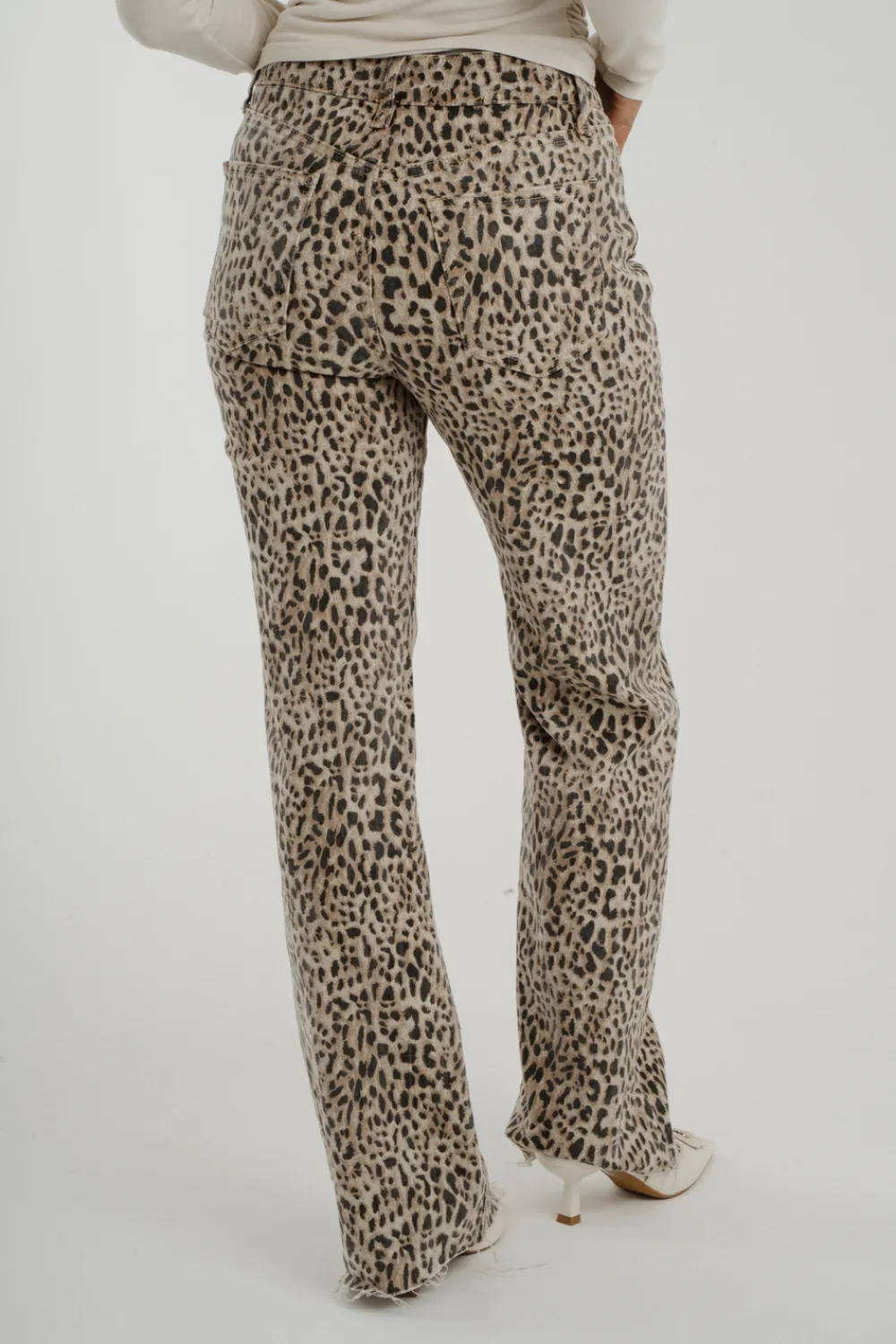 The Walk in Wardrobe Straight Leg><noscript><img width=