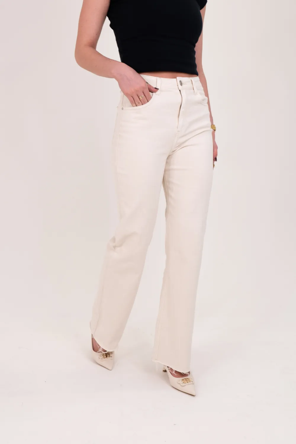 The Walk in Wardrobe Wide Leg Jeans>Lynne Frayed Hem Wide Leg Jeans In Cream
