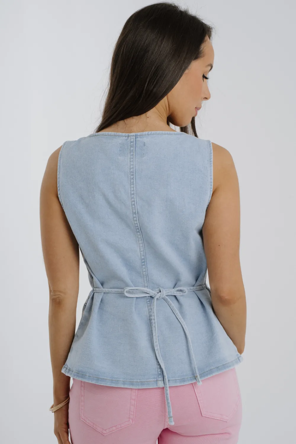 The Walk in Wardrobe Tops><noscript><img width=