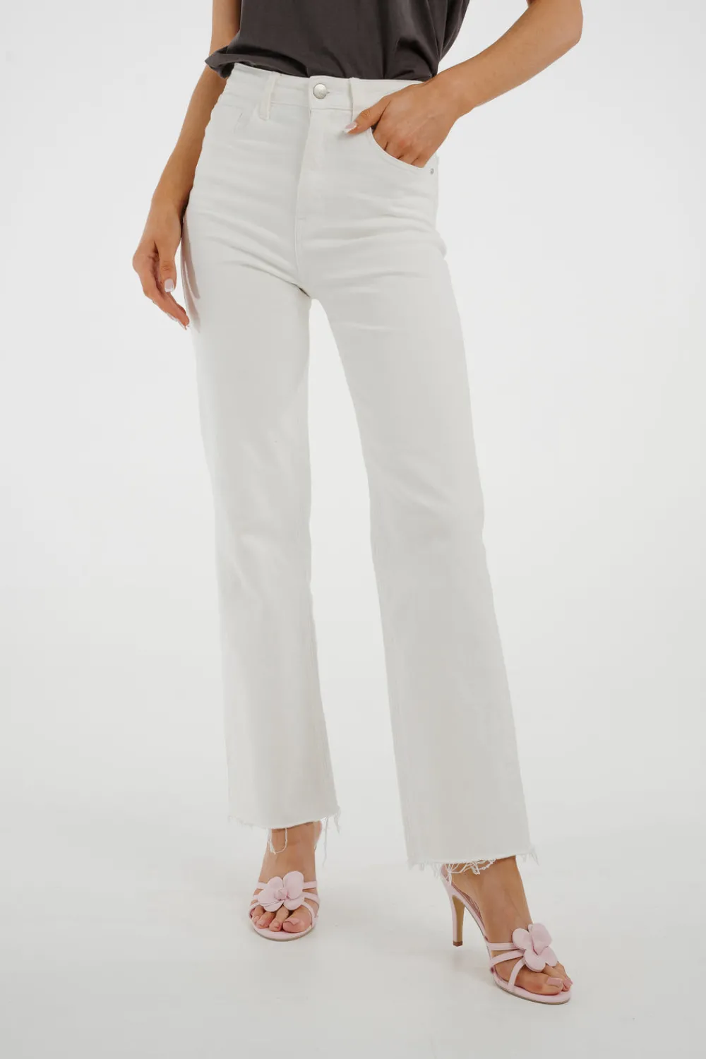 The Walk in Wardrobe Mom Jeans|Wide Leg Jeans>Lynne Wide Leg Jean In White
