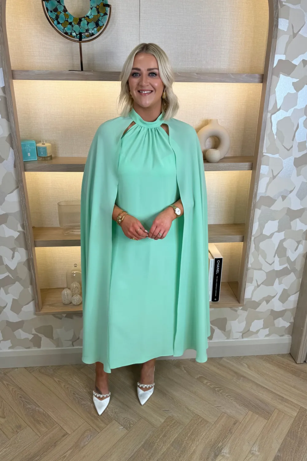 The Walk in Wardrobe Midi Dresses>Marissa Cape Overlay Dress In Mint