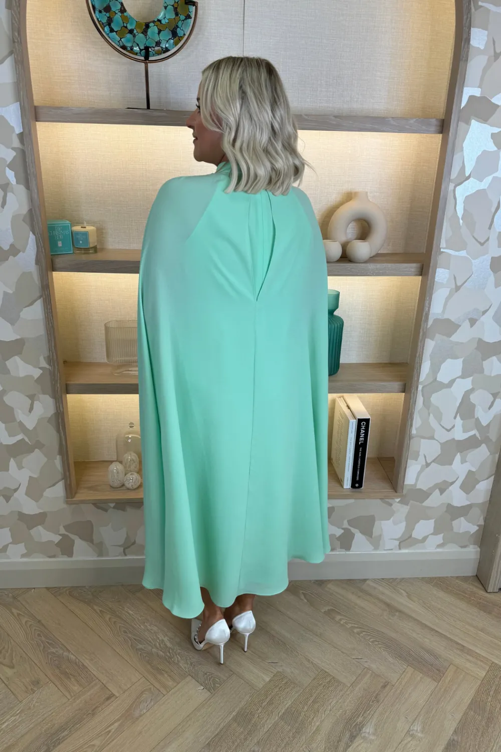 The Walk in Wardrobe Midi Dresses>Marissa Cape Overlay Dress In Mint