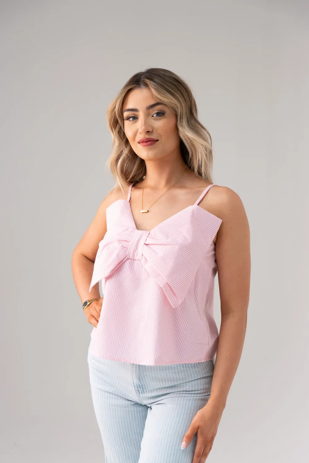 The Walk in Wardrobe Tops><noscript><img width=