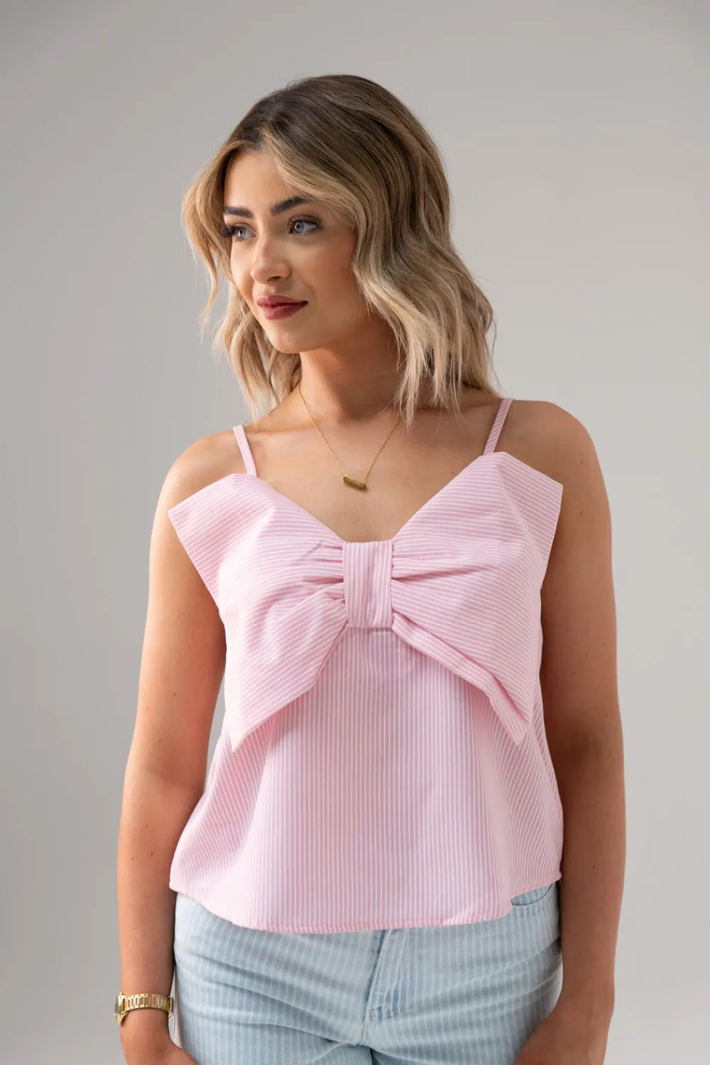 The Walk in Wardrobe Tops><noscript><img width=