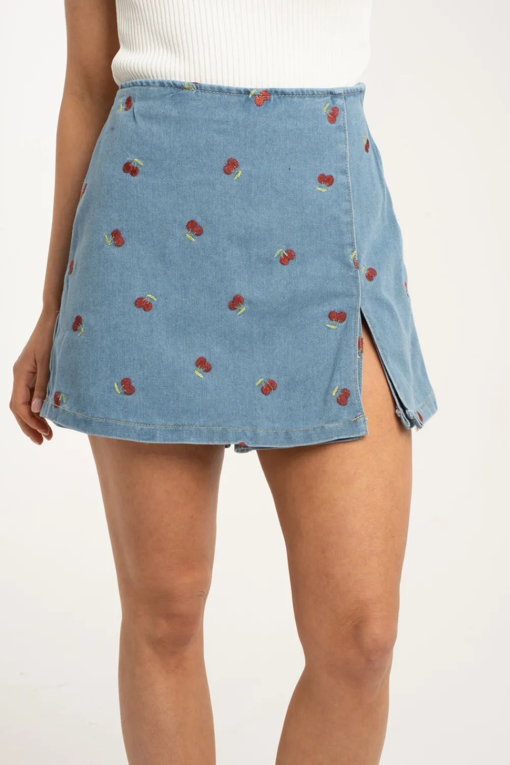 The Walk in Wardrobe Skirts & Skorts>Millie Cherry Motif Skort In Denim