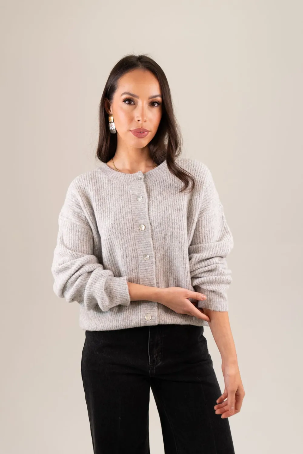 The Walk in Wardrobe Knitwear|Jumpers & Cardigans>Millie Round Neck Cardigan In Light Grey