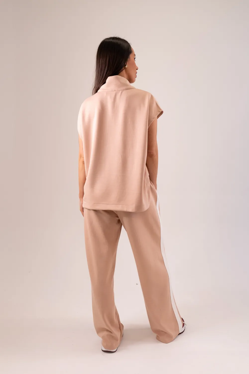 The Walk in Wardrobe Tops><noscript><img width=