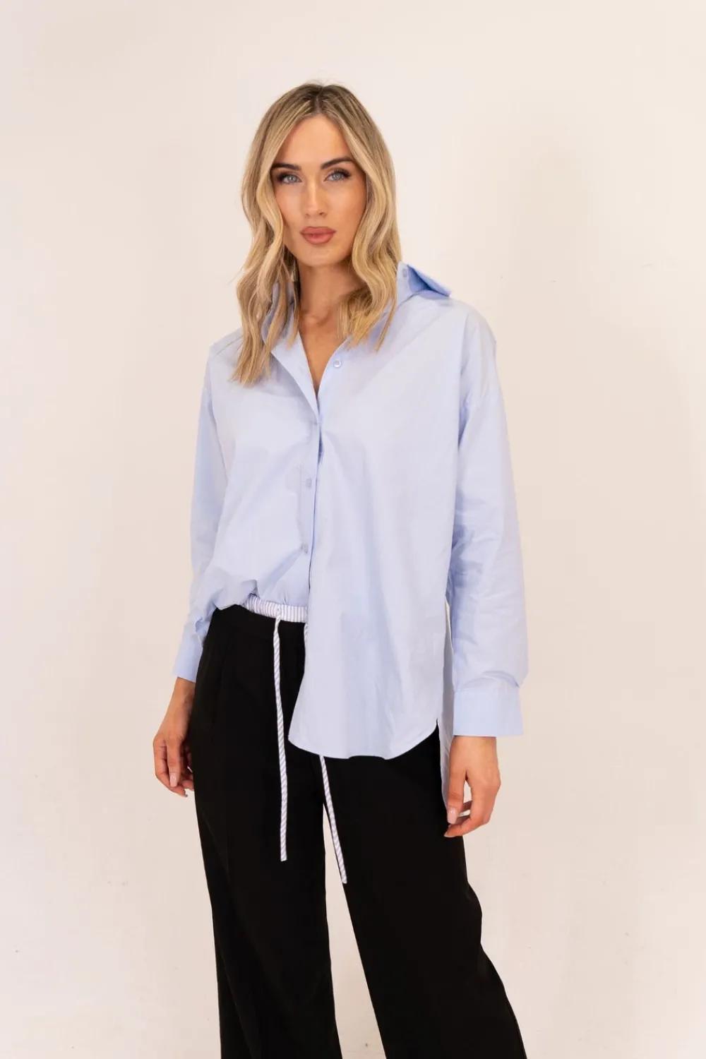 The Walk in Wardrobe Shirts>Millie Split Back Shirt In Blue