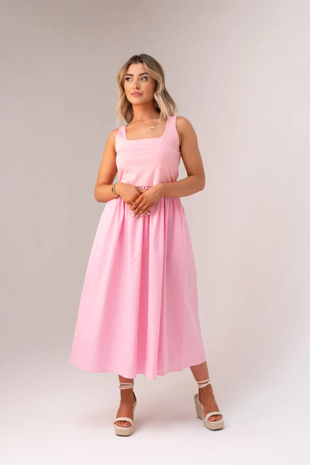 The Walk in Wardrobe Midi Dresses><noscript><img width=