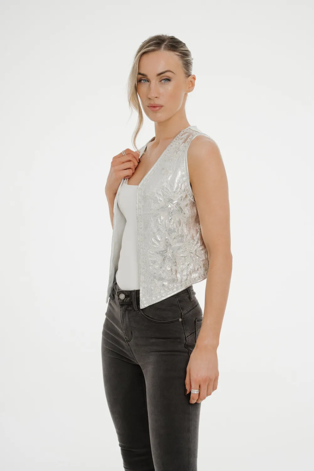 The Walk in Wardrobe Tops><noscript><img width=