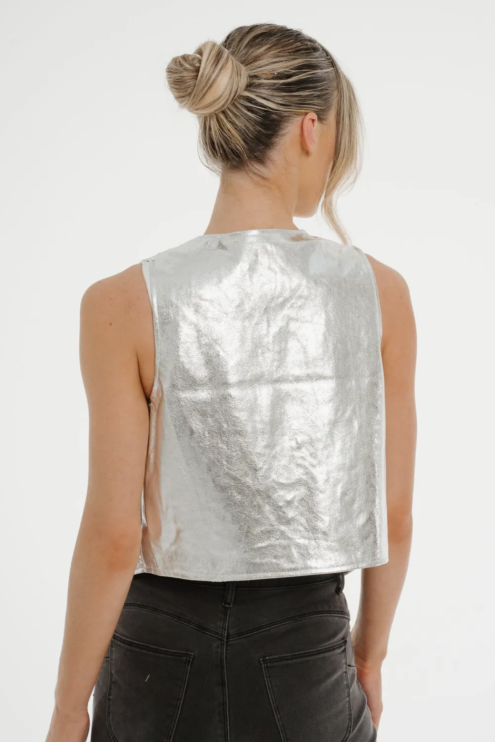 The Walk in Wardrobe Tops><noscript><img width=